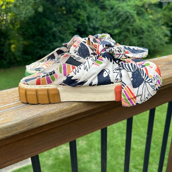 Farm Rio Mule sneakers Toucan multi color slides size 8 - Picture 1 of 8